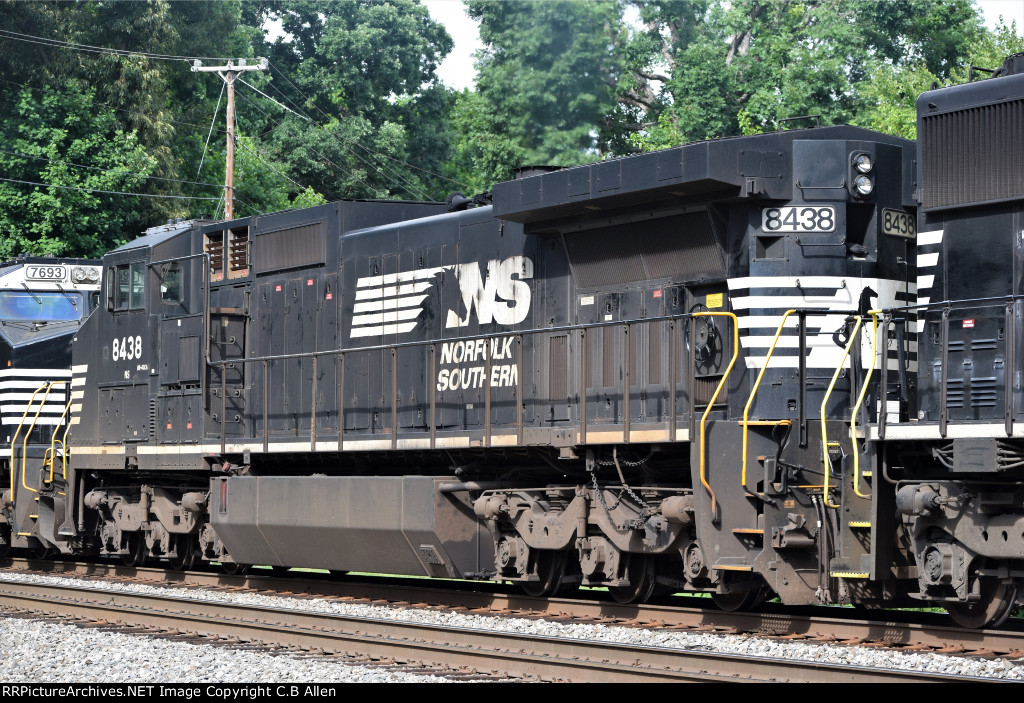 NS 8438.